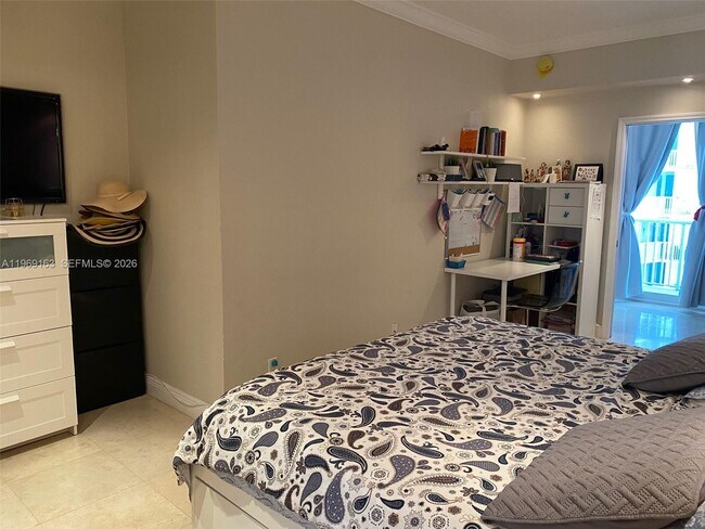 Building Photo - 5401 Collins Ave