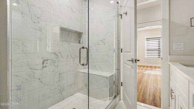 Building Photo - 1719 Country Club Dr