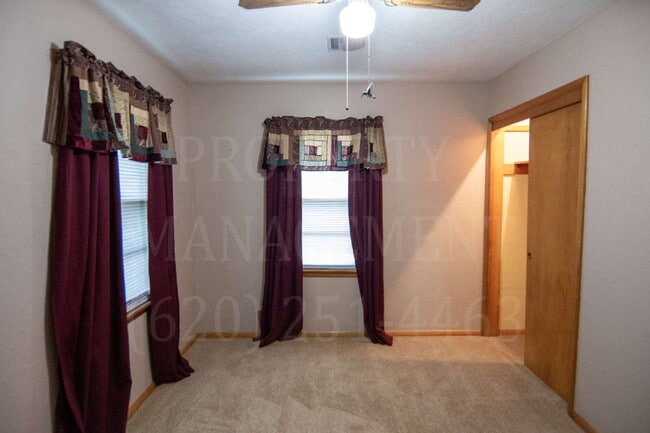 Building Photo - 3-Bed, 1.5-Bath with Detached Dual-Access ...