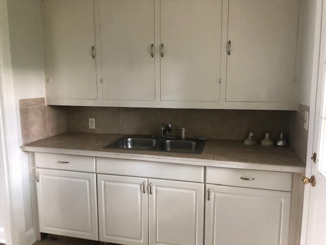 Building Photo - 620 W 9th St