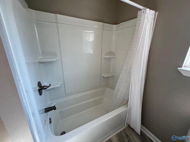 Building Photo - 132 Mandy Dr