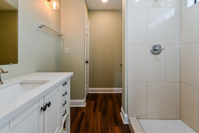 Building Photo - 5833 S Newberry Ln