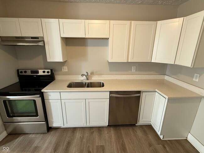 Building Photo - 3449 Boulevard Pl