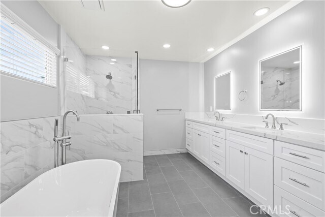 Building Photo - 4581 Suite Dr
