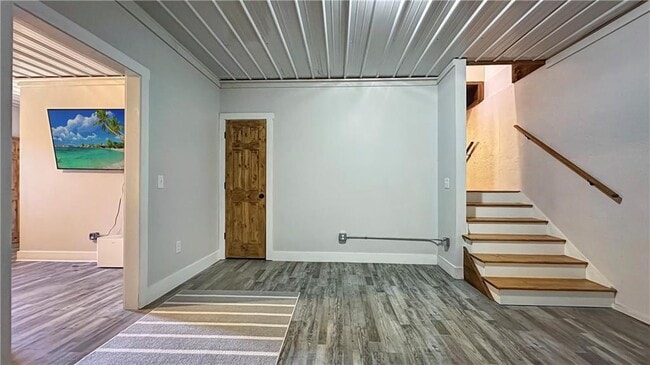 Building Photo - 374 Prince Dr