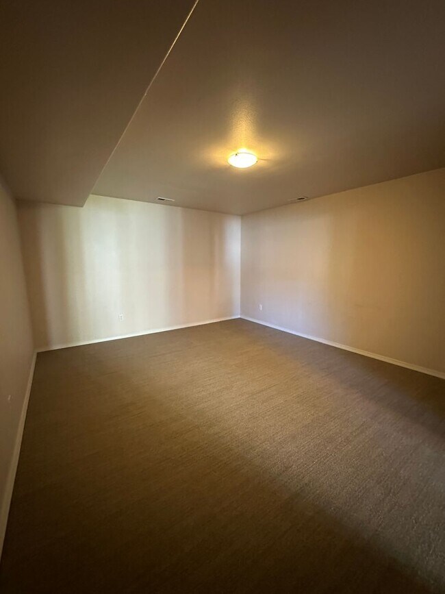 Building Photo - 4735 Potter Crest Cir