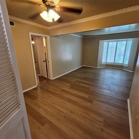 Building Photo - 6033 Sandhurst Ln