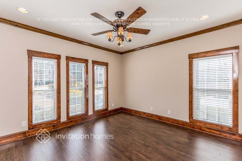 Building Photo - 6223 Spring Lake Dr