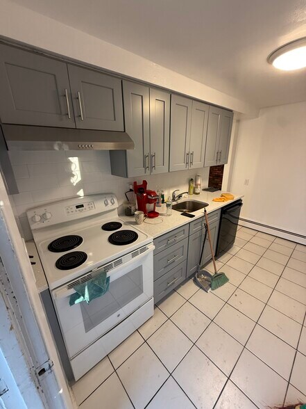 Building Photo - 2355 Vista Ct