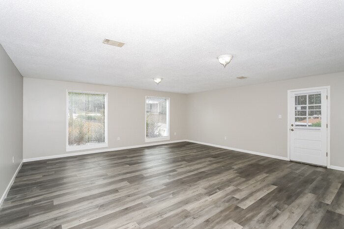 Building Photo - 135 Shawns Way