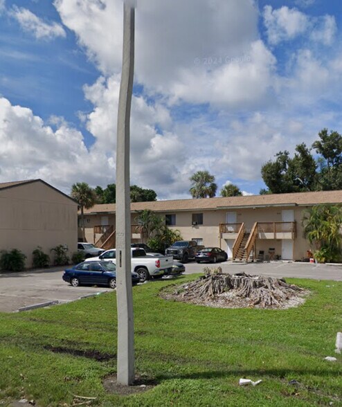 Building Photo - 824 Alderman St