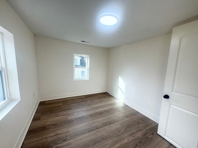 Building Photo - 801 Herrington Rd