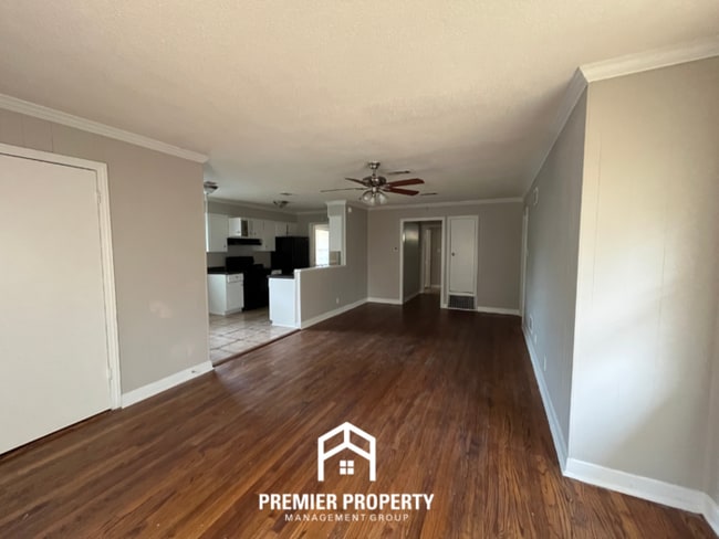 Building Photo - 5037 Woodlark Ave