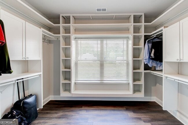 Building Photo - 3617 Chestnut Oak St