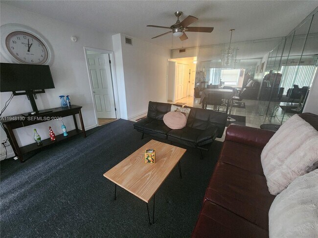 Building Photo - 7600 NW 5th Ct