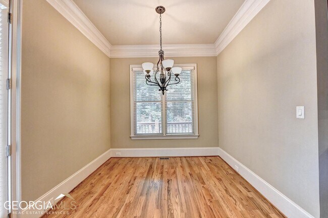 Building Photo - 8920 Doral Dr