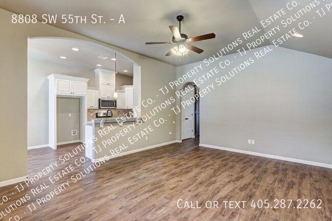 Building Photo - Two bedroom cottage in OKC!