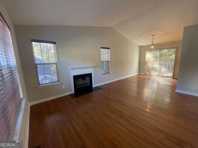 Building Photo - 3015 Cascade Manor Dr