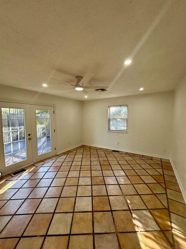 Building Photo - 6520 Grove