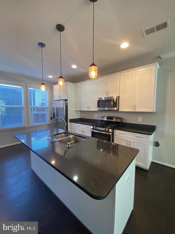 Building Photo - 8929 Quarry Rd