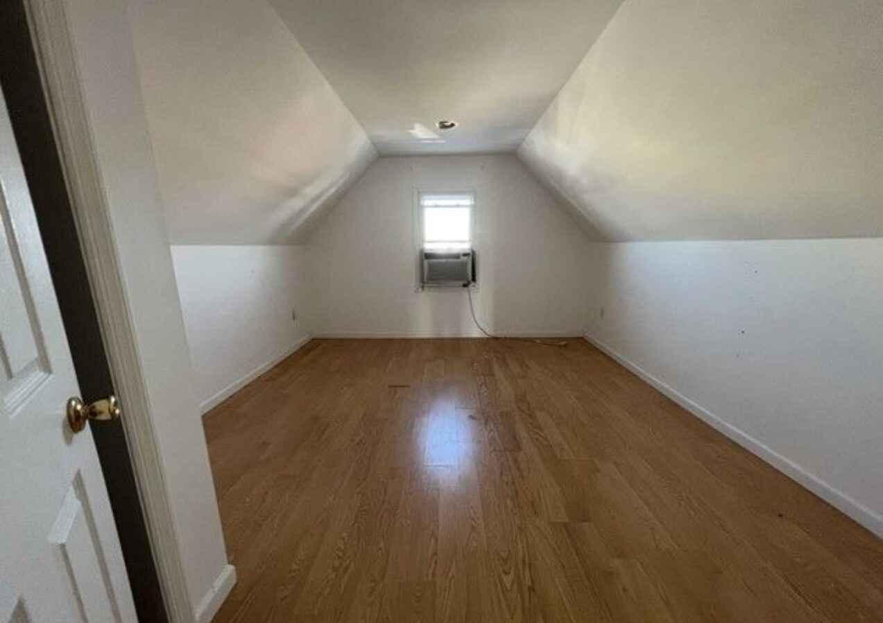 Building Photo - 234 Wallington Ave