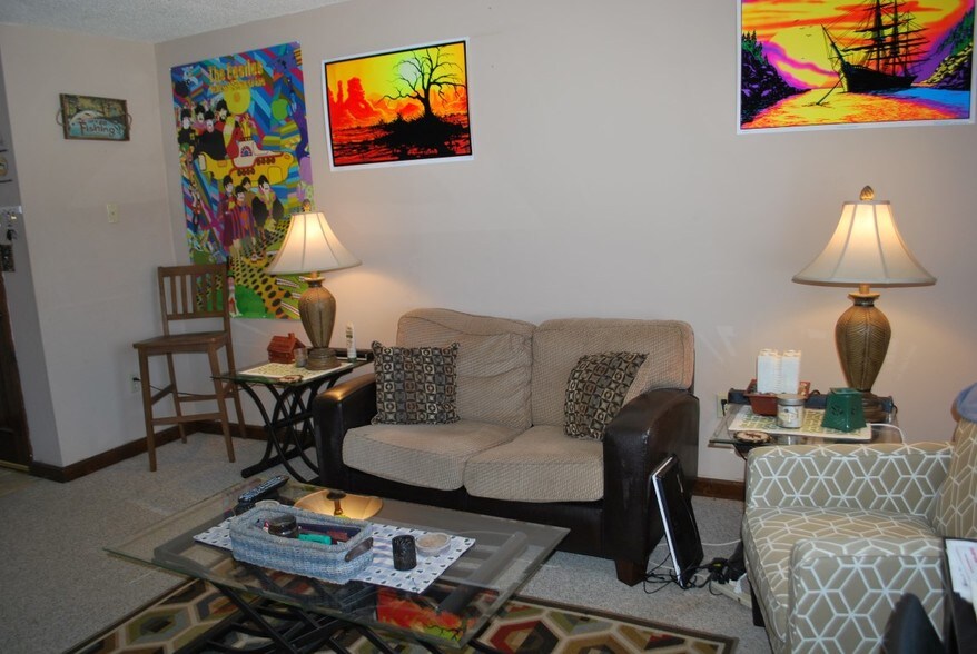 Building Photo - 667 Geyser Rd