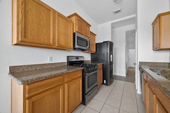 Building Photo - 21339 Bella Jess Dr