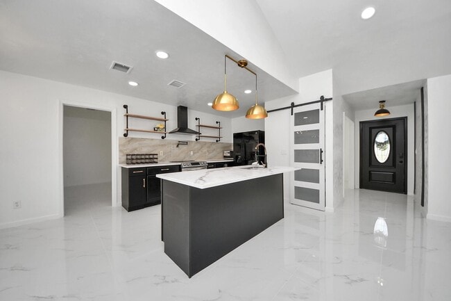 Building Photo - 22810 Deville Dr