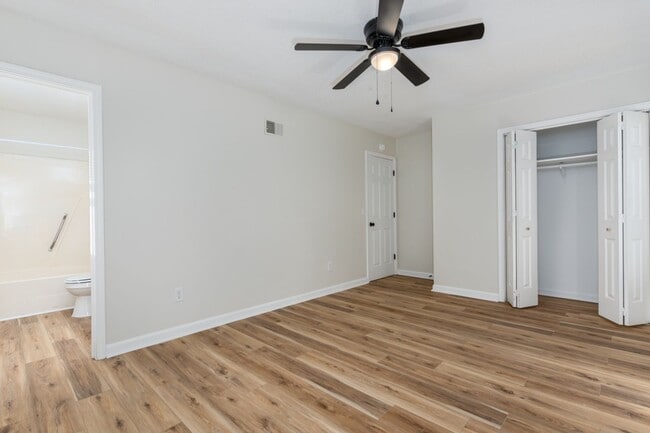 Building Photo - Newly renovated unit close to I-77 and I-20