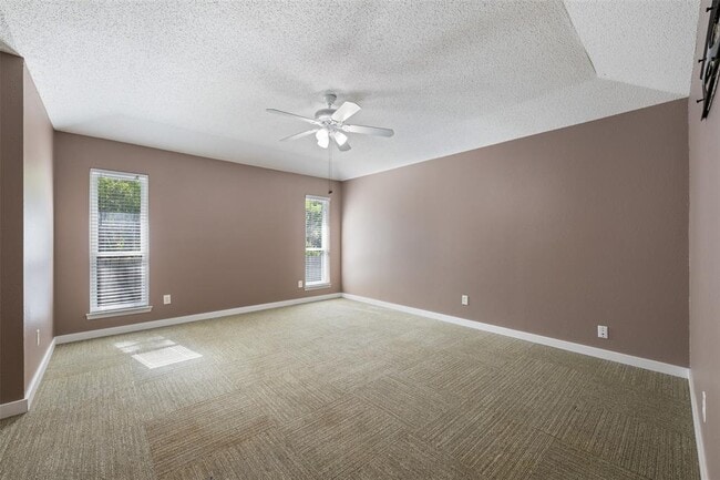 Building Photo - 2407 Harrowden Dr