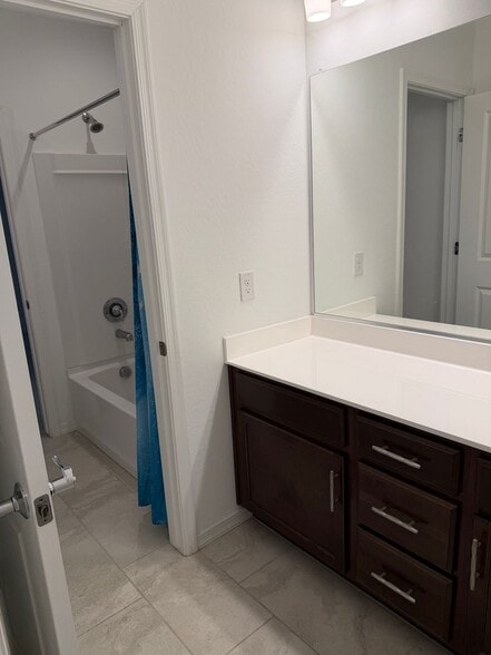 Building Photo - 10924 E Texas Ave