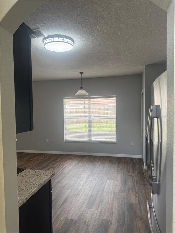 Building Photo - 401 Mallard Way