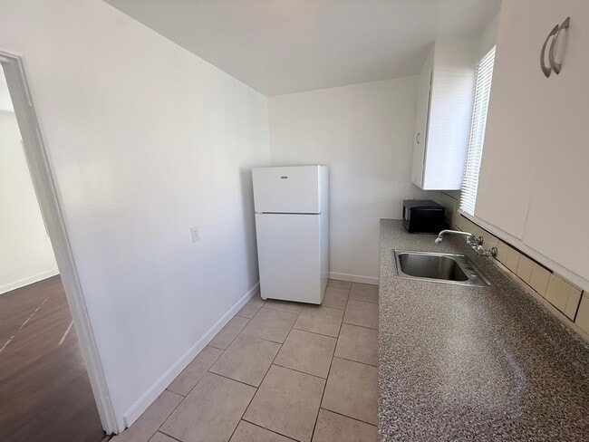 Building Photo - 9006 A St