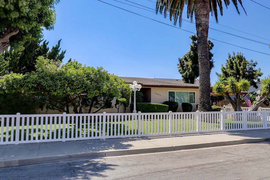 Primary Photo - 2407 Mackay Ln