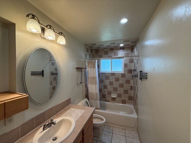 Building Photo - 1150 Mt Werner Cir