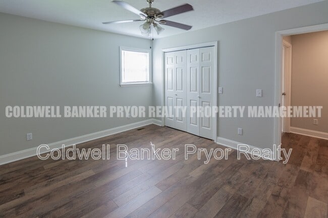 Building Photo - 150 Scenic Dr