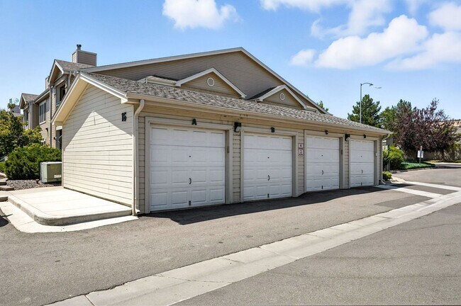 Building Photo - Immaculate Updated 2-Bedroom, 2-Bath Ground-Level Condo in Broomfield  - Miramonte Ranch