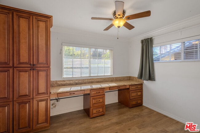 Building Photo - 1921 El Monte Dr