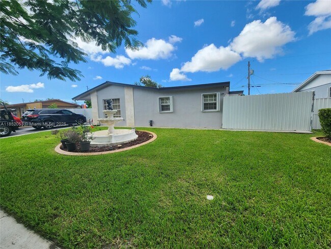 Primary Photo - 10500 SW 200th Terrace
