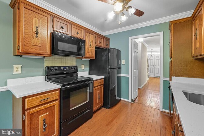 Building Photo - 7724 Bristol Square Ct