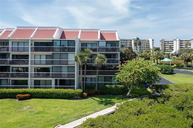 Building Photo - 7907 Sailboat Key Blvd S