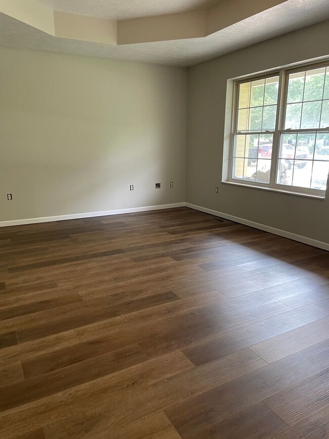 Building Photo - 3 Bed 2 Bath 2 Car Garage plus Bonus Room Available July 31, 2023