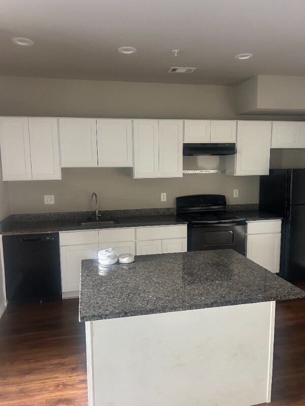 Building Photo - 2200 Godby Rd