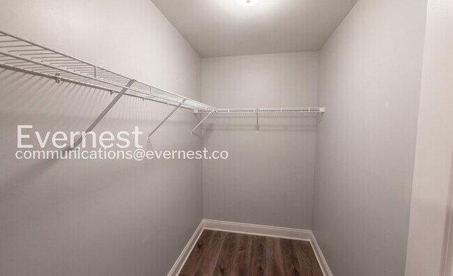 Building Photo - Charming Home with Fenced Yard and Attached Garage | Pet Friendly | Available Soon!
