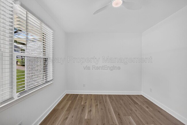 Building Photo - 3007 Stratford Dr