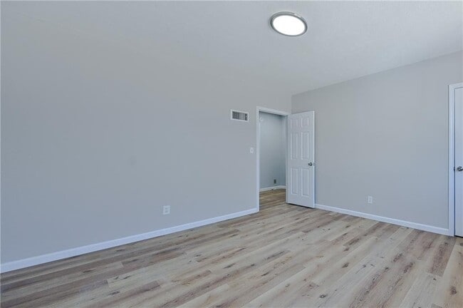 Building Photo - 955 Tilden St NW