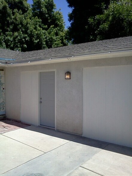Building Photo - 2979 Berkeley Rd