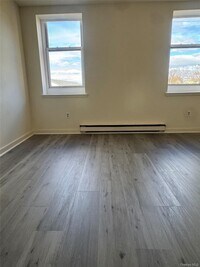 Building Photo - 155 Main St