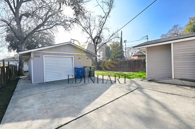 Building Photo - 630 E Dudley Ave