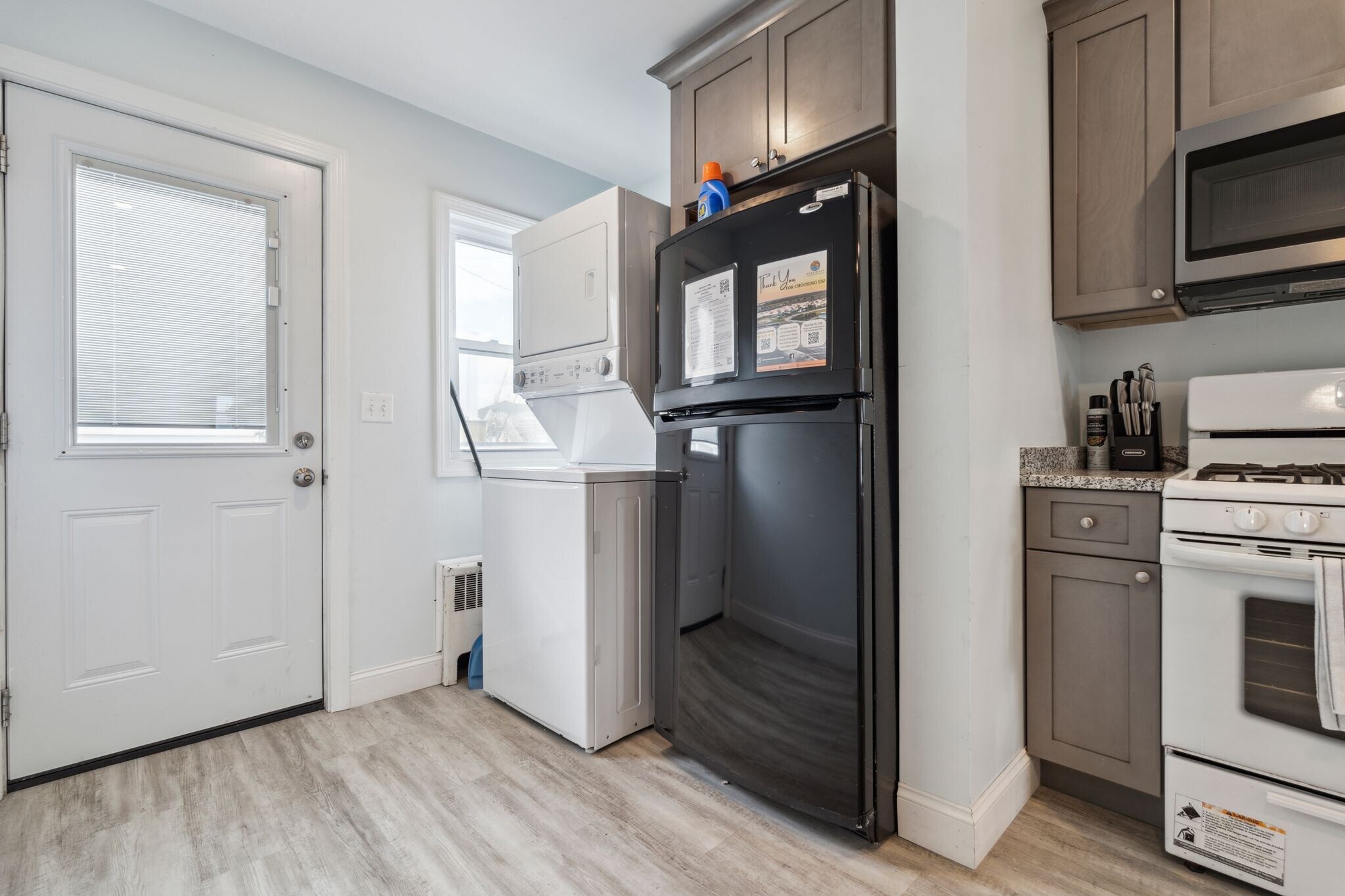 Kitchen and laudry - 61 Ocean Blvd